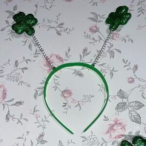 Green Shamrock Headbands Set of 8 NWT